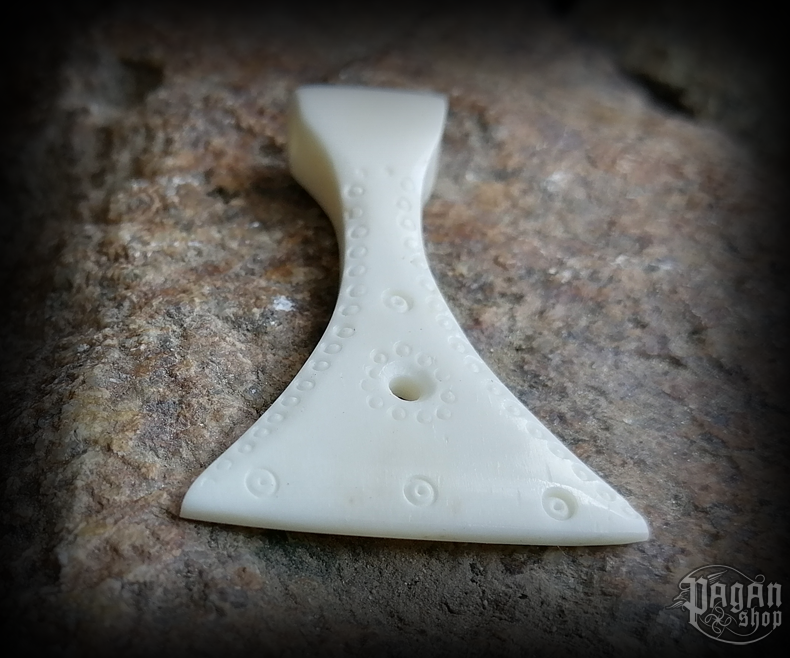 Přívěsek Sekera Soran - kost